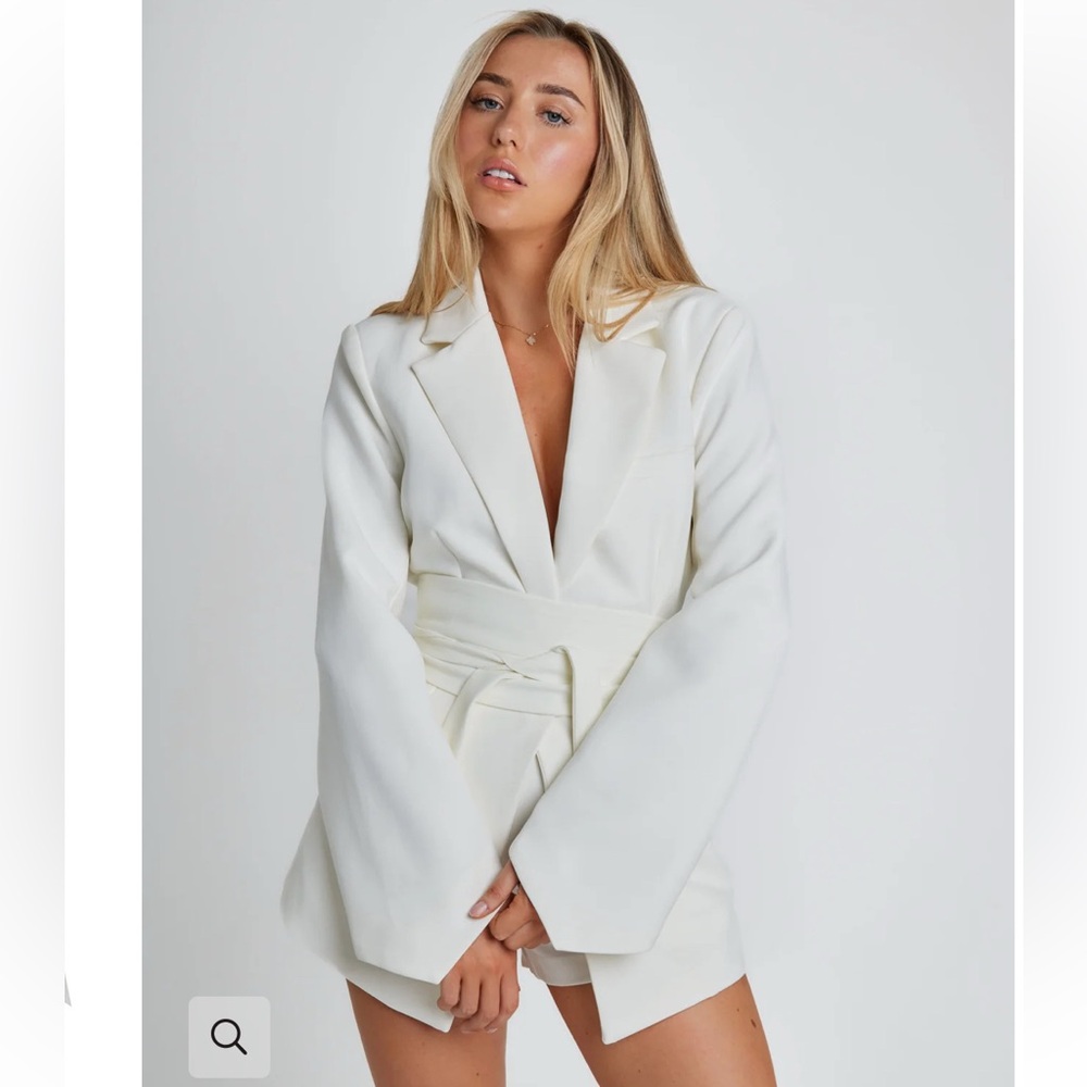 Odd Muse white Classic Muse Blazer Jacket Belt M new without tags